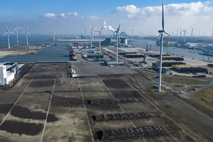 Buss Terminal Eemshaven expands heavy duty storage and quay access