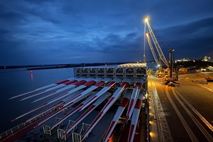 Loading of wind blades at the Port of Brake Germany
